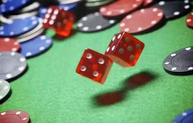 Fitur live betting dan live casino di platform Maxwin55 dengan tampilan modern dan responsif