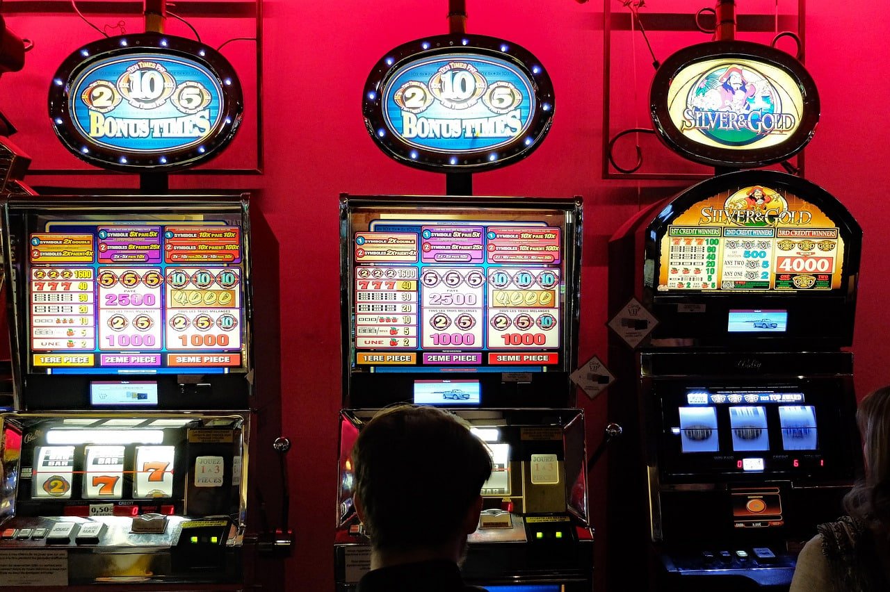 Sweet Bonanza slot online di Maxwin55 dengan fitur bonus buy dan tampilan buah berwarna-warni yang menawan